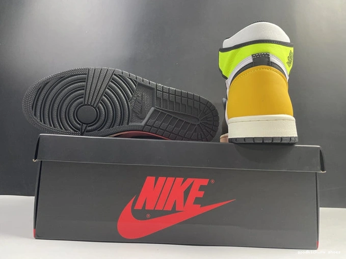 3736 555088- Gold Volt University Refined Jordan1 Black White 1026